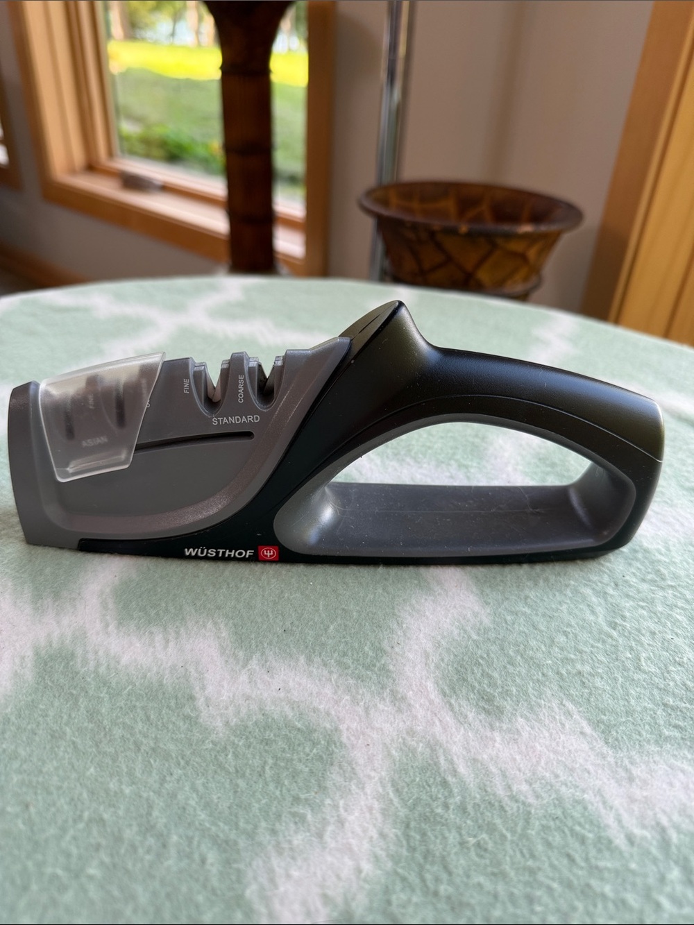 Wüsthof 4-Stage Handheld Knife Sharpener in Black and Gray